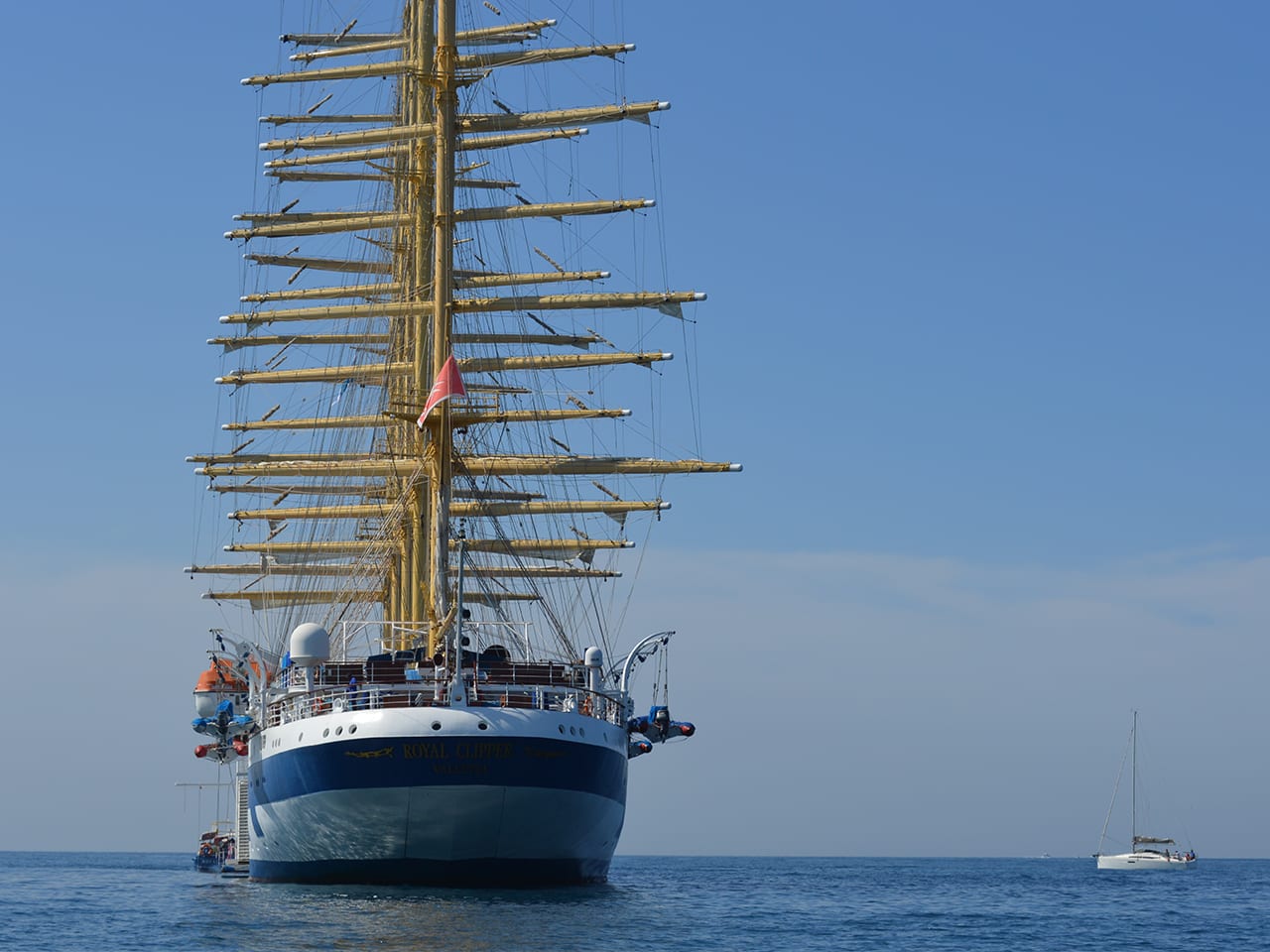 Royal Clipper, extérieur