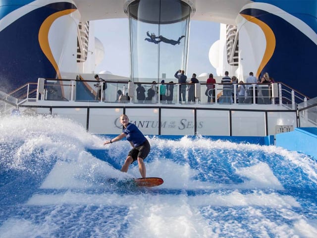 simulateur de surf, royal caribbean, quantum of the seas