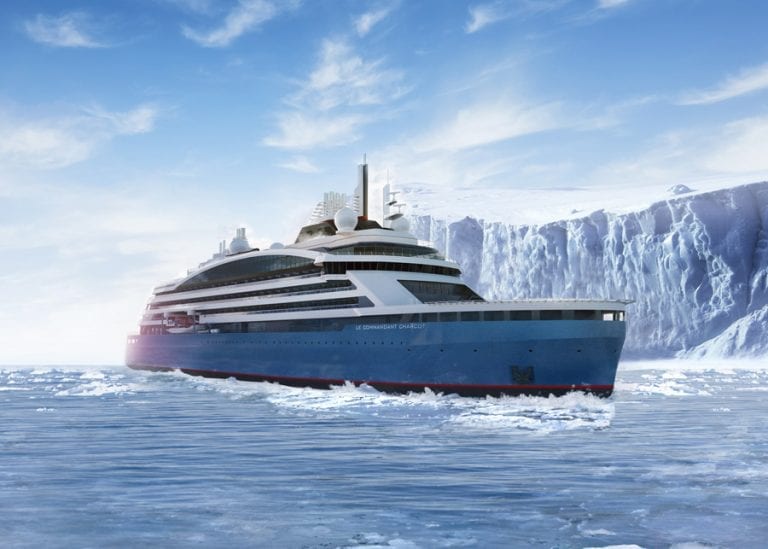 Le Commandant Charcot en mer