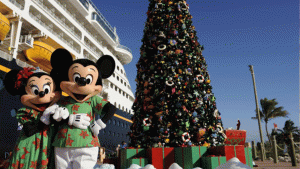 Disney Cruise Line apparaît comme l'une des compagnies idéales pour fêter les fêtes de Noel en mer !