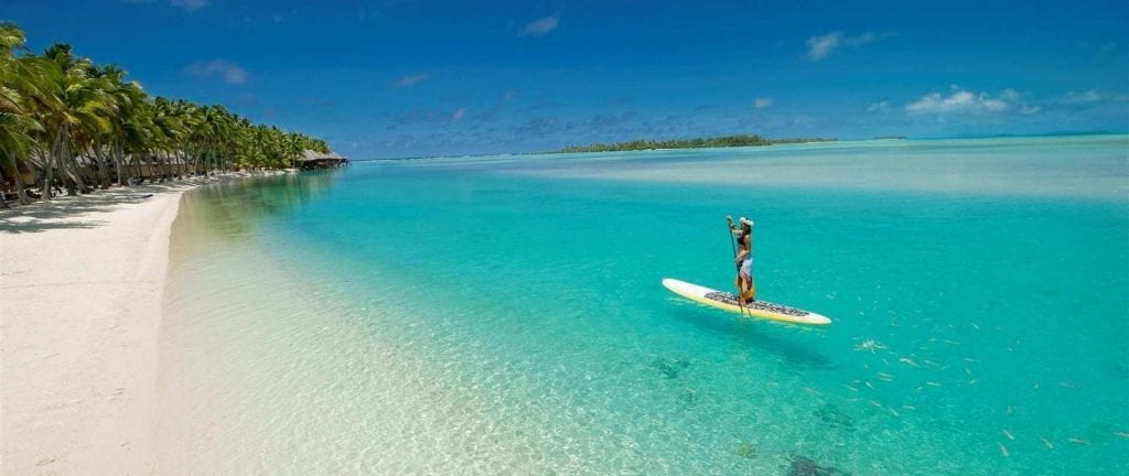 Réputée pour ses plages bordées de palmiers, Aitukaki est l'un des atoll les plus préservés des îles cook : la raison son éloignement assez drastique. Pour y accéder seul un petit avion pourra vous aider.