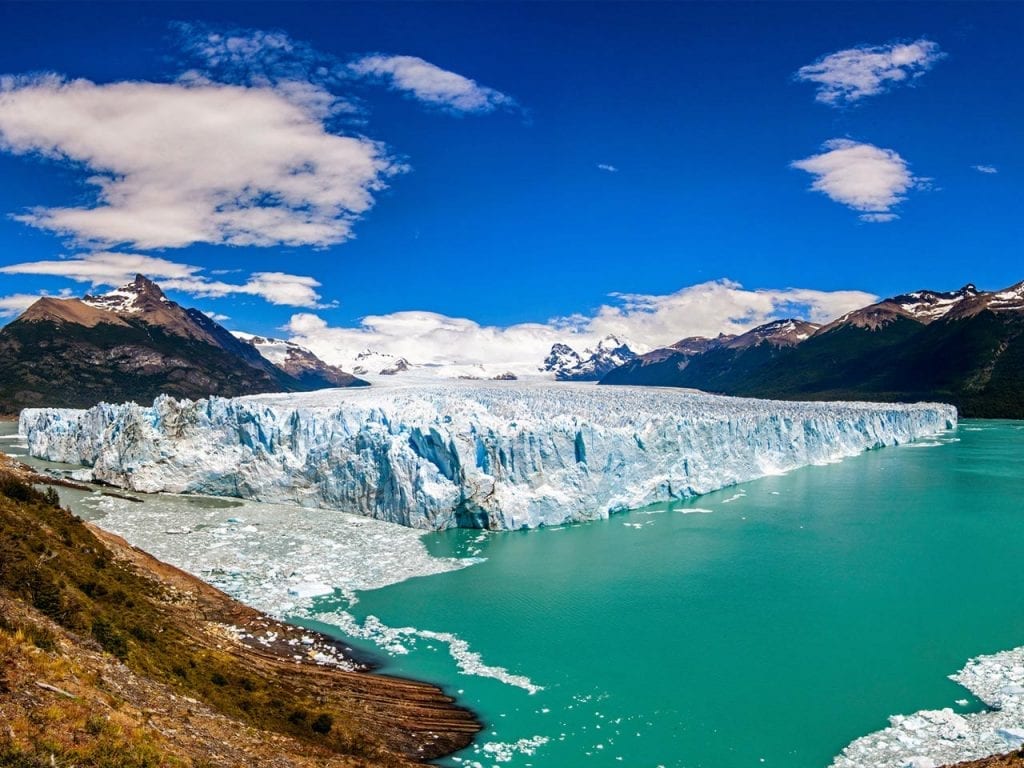 Glacier sur lequel vous pouvez faire de la randonnée, Campo de Gielo est un spectacle impressionnant à voir.