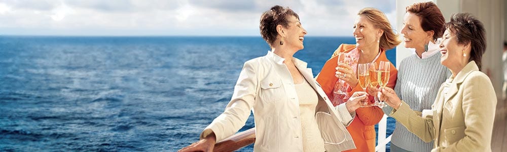 lors des croisières de luxe, optez pour des vêtements de couleur neutre en lin, coton, beige, blanc ou bleu ciel. Jamais de rose fushia !