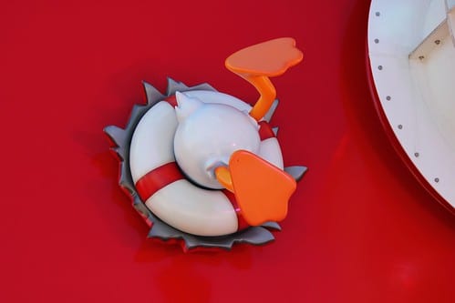 Ho non, Donald s'est retrouvé la tête coincée à l'intérieur de la cheminée du Disney Dream !