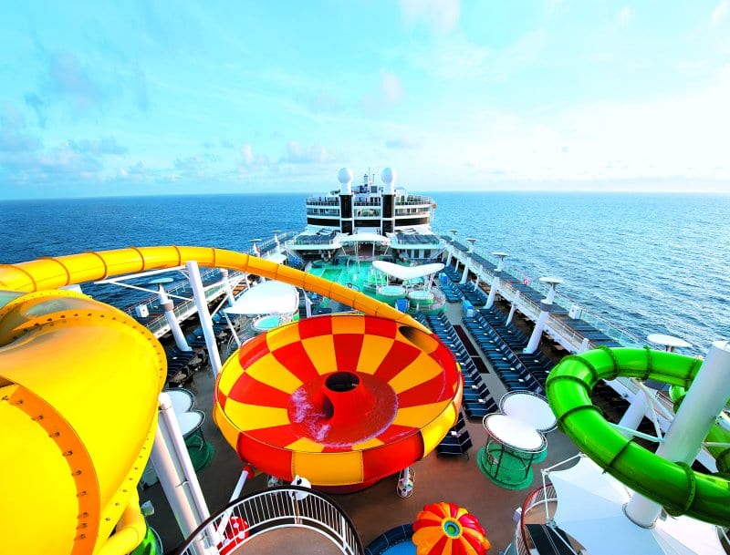 L'Epic Pluinge est l'un des toboggans les plus célèbres de la compagnie, et pour cause : il est le tout premier de ce genre à arriver sur un bateau de croisière