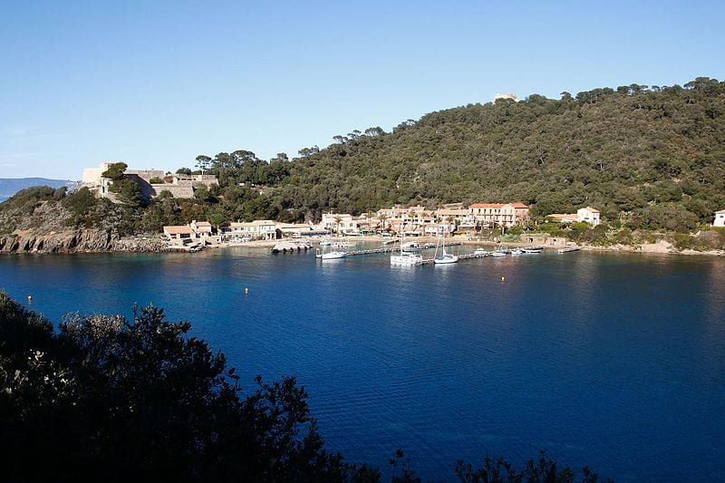 Vue sur l'île de Port-Cros adns le Var