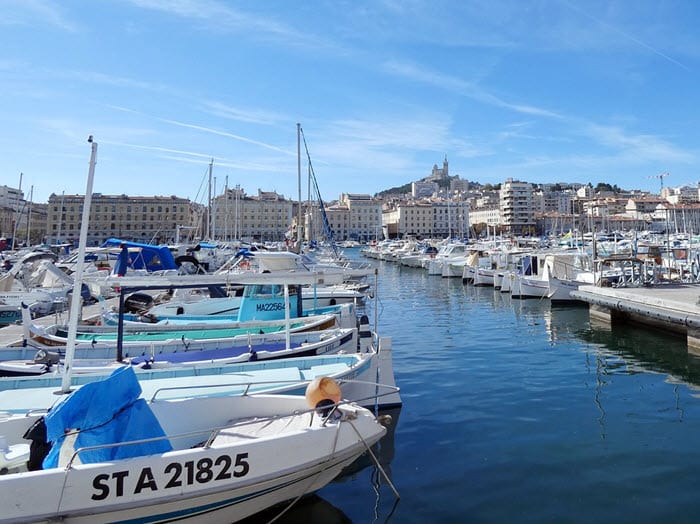 Vue sur le vieux port de Marseille que vous devez découvrir lors de votre escale de croisière