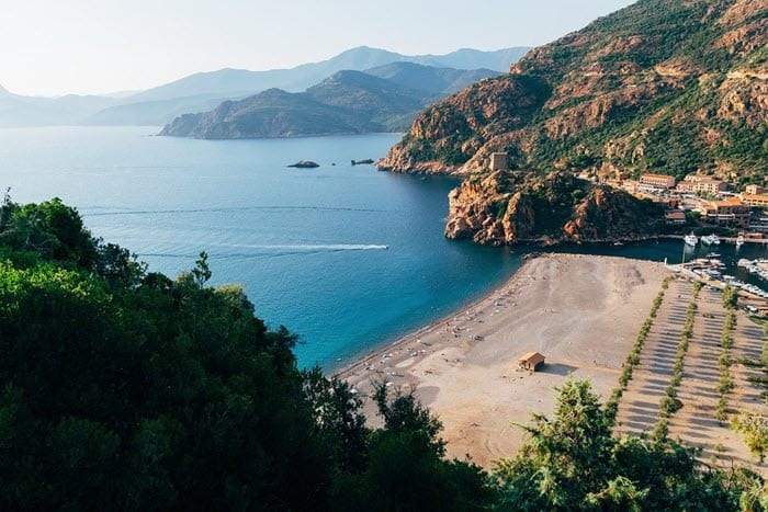 L'île de beauté est une destination incontournable lors d'une croisière en Méditerranée