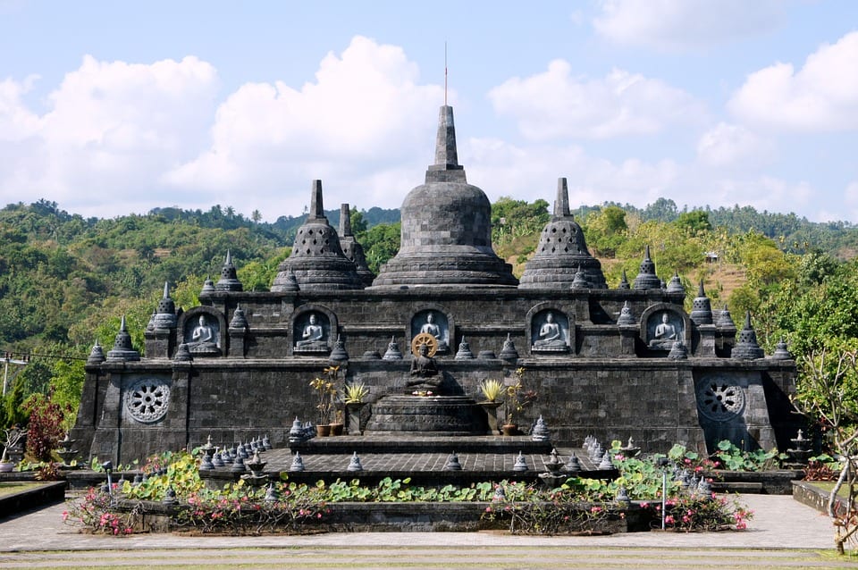 L'illustration d'un de nombreux temples à Bali