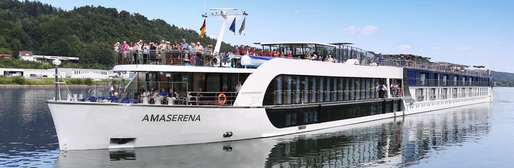 AmaSerena: bateau de croisière de AmaWaterways sur un fleuve
