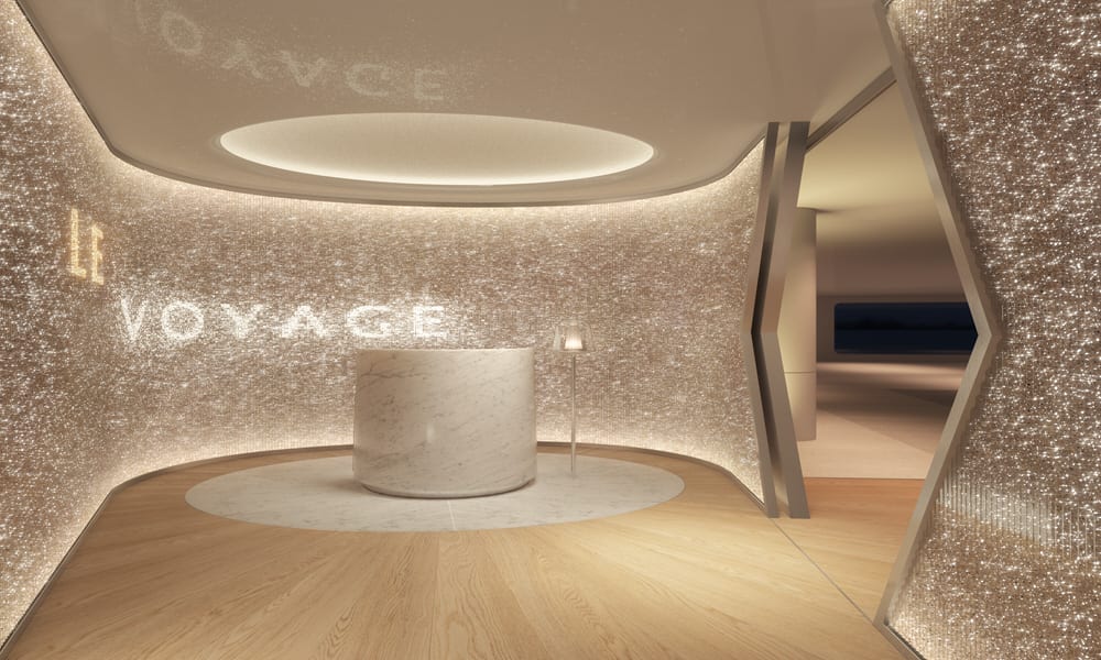L'entrée luxueuse du restaurant Le Voyage