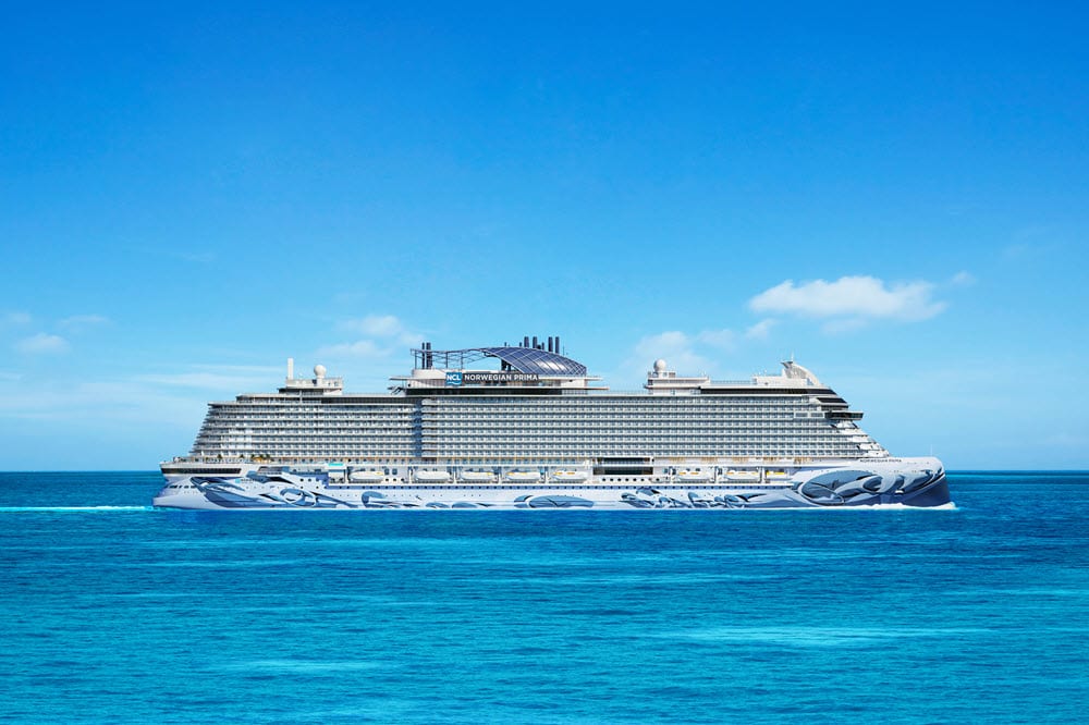 Le bateau de croisière Norwegian Prima en mer