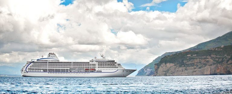 Seven Seas Mariner en mer