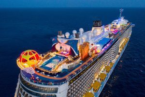 Le bateau de croisière Odyssey of the Seas en mer