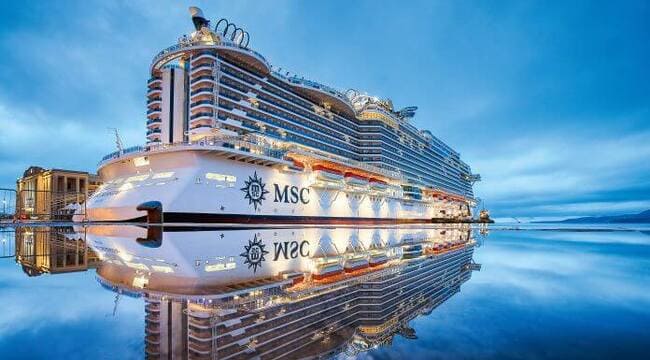 bateau msc croisiere sur l'eau